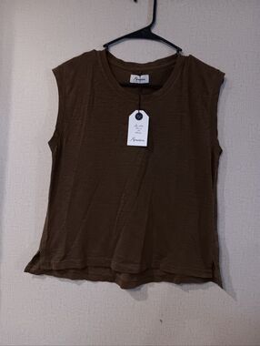 Rowan Women’s Sleeveless Crewneck Tank Top in Brown by Rawan